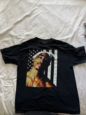 Black Graphic Men’s T-Shirt